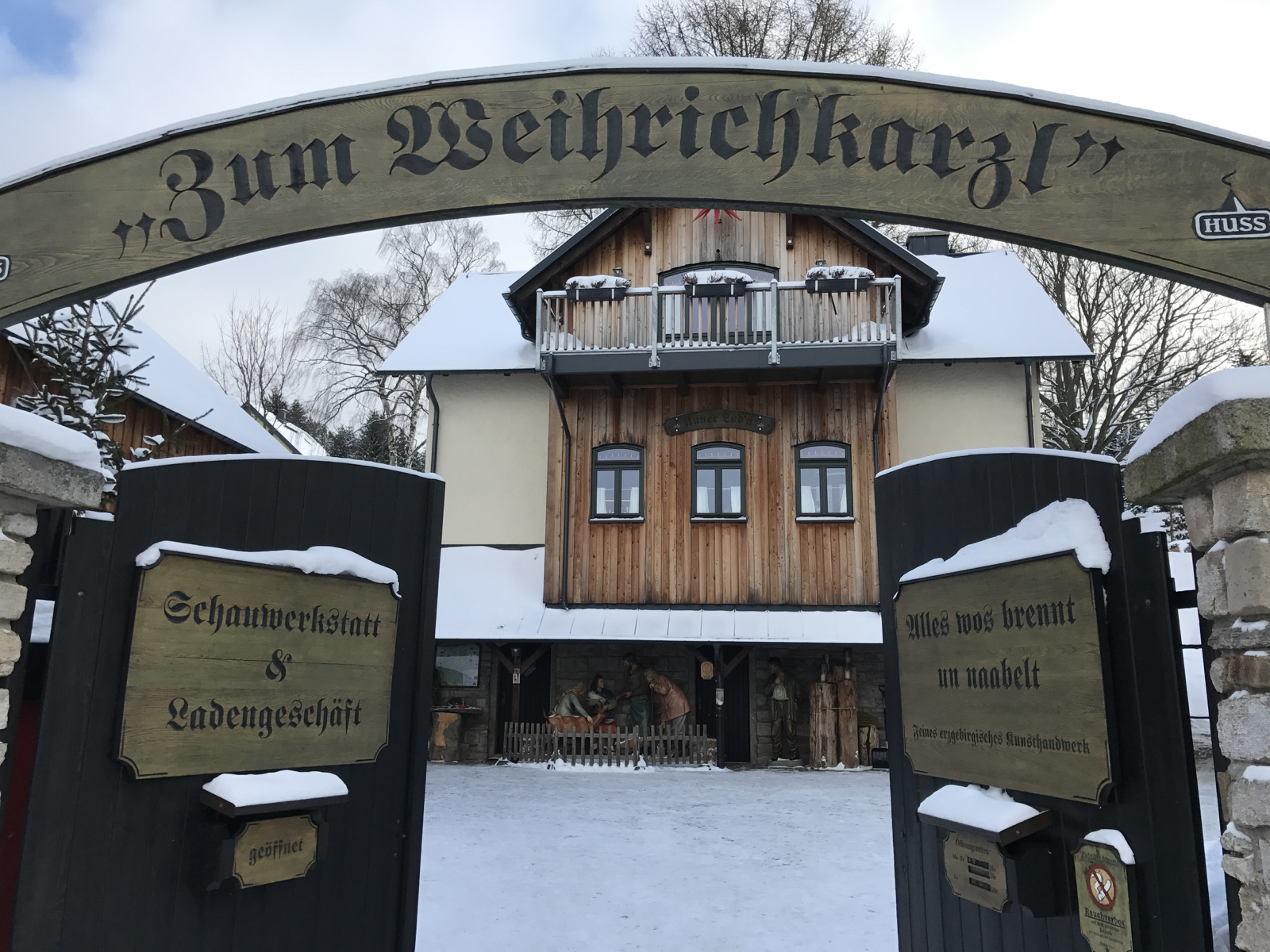 Räucherkerzen und Zubehör der Firma Huss Neudorf Willkommen bei Destillatio Ihr Shop zum